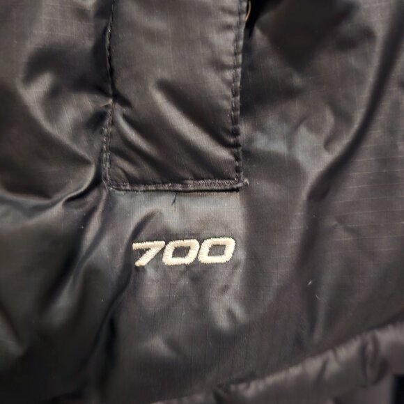 Men’s The North Face Vest - Picture 5 of 7